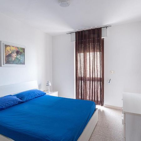 Appartamento A 150 M Dal Mare Climatizzato Con Bellissimo Patio Esterno Torre Pali Luaran gambar